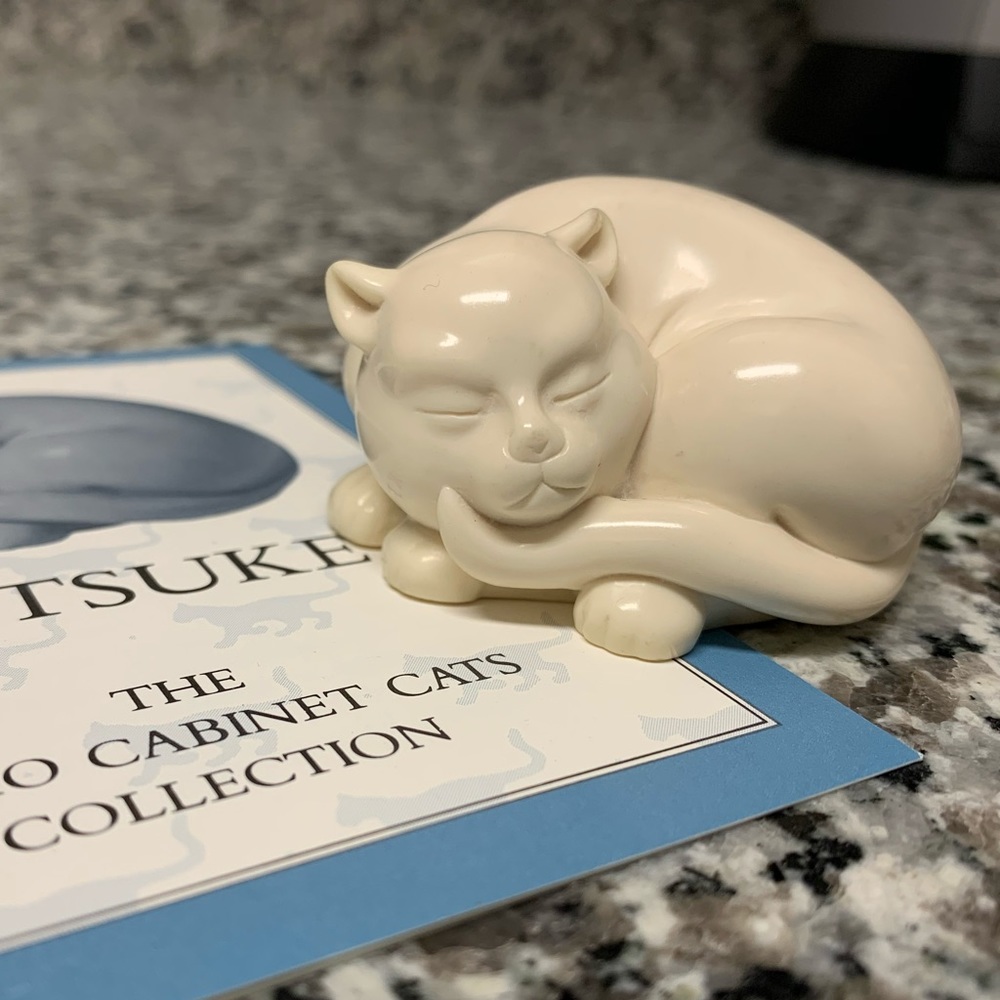 Netsuke The Curio Cabinet Cats Collection
